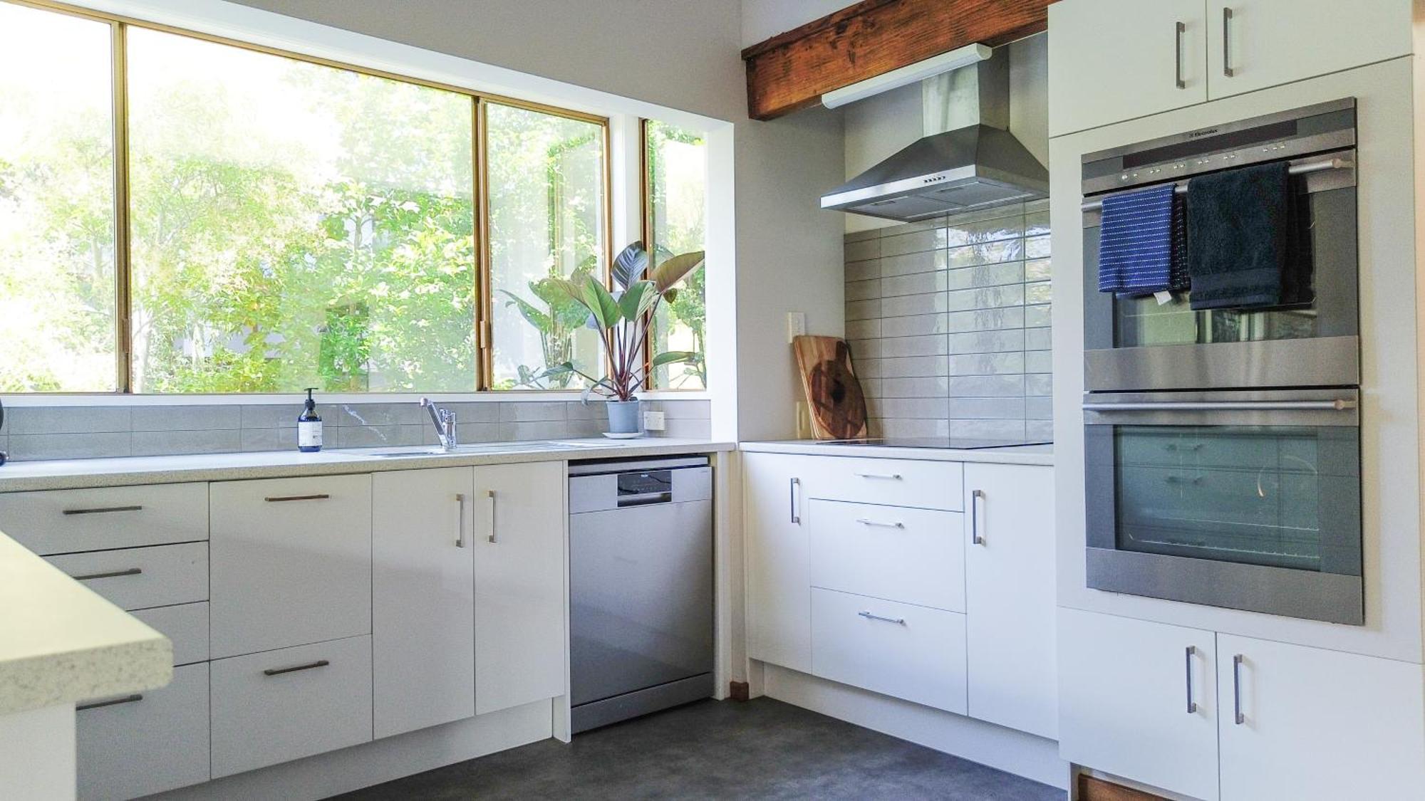 Large, Comfy, Stylish Apartment Havelock North Exteriör bild